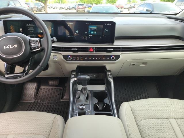 used 2024 Kia Sorento car, priced at $35,995