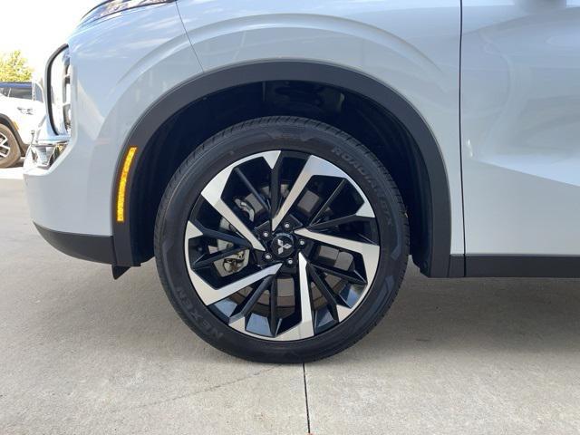used 2024 Mitsubishi Outlander car, priced at $24,495