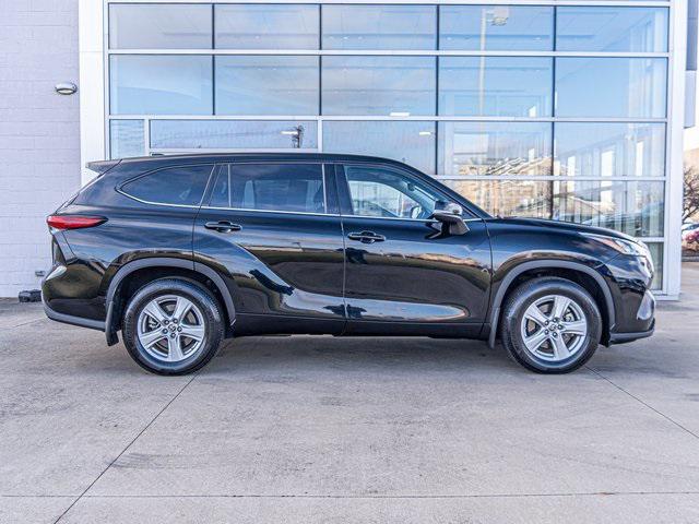 used 2020 Toyota Highlander car, priced at $28,495