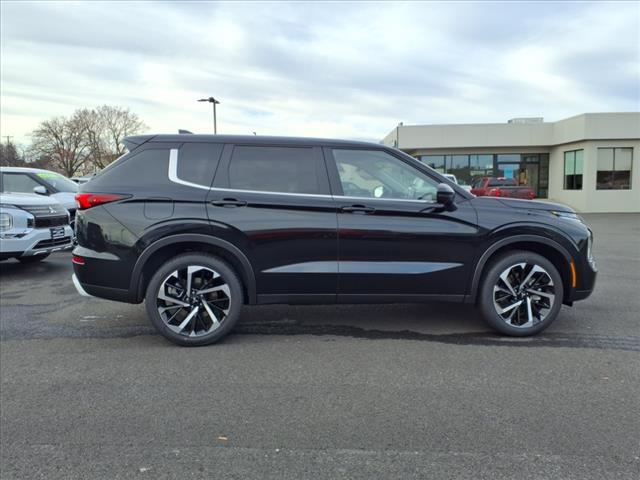 new 2024 Mitsubishi Outlander car, priced at $29,500