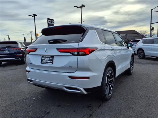 new 2024 Mitsubishi Outlander car, priced at $28,998