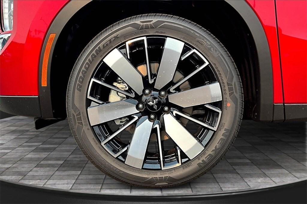 new 2025 Mitsubishi Outlander car, priced at $34,498