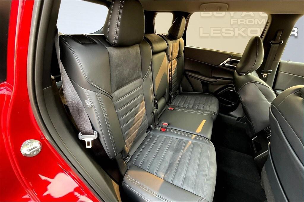 new 2025 Mitsubishi Outlander car, priced at $34,498