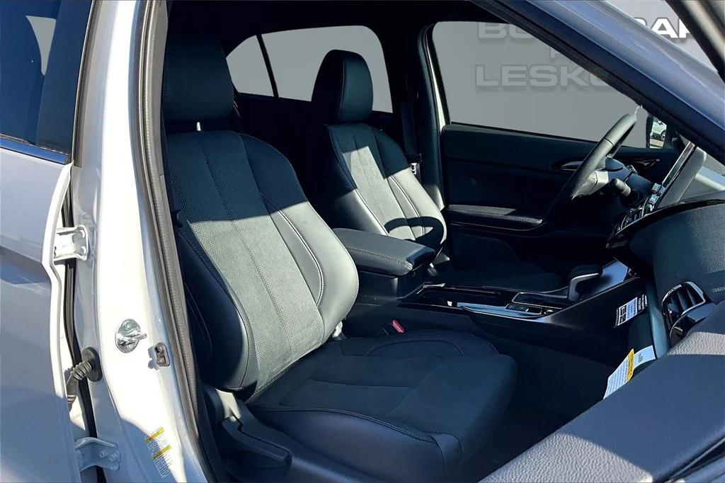 new 2025 Mitsubishi Eclipse Cross car, priced at $31,998