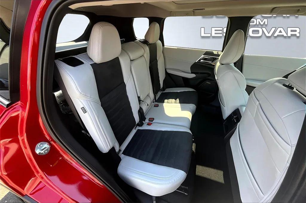 new 2025 Mitsubishi Outlander car