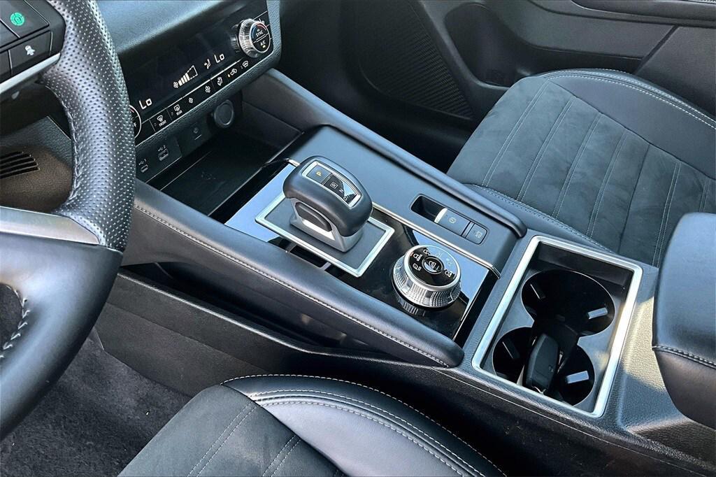 used 2024 Mitsubishi Outlander car, priced at $23,998