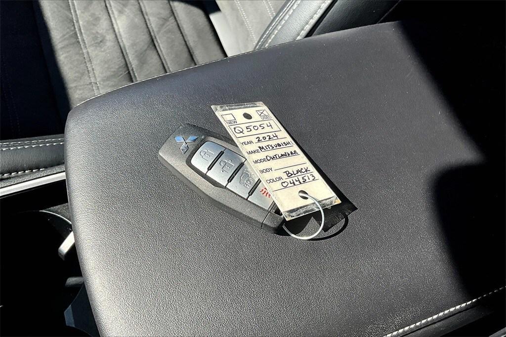 used 2024 Mitsubishi Outlander car, priced at $23,998