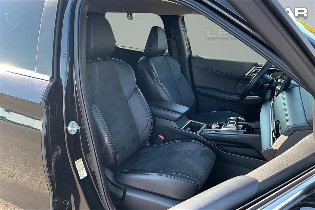 used 2024 Mitsubishi Outlander car, priced at $23,998