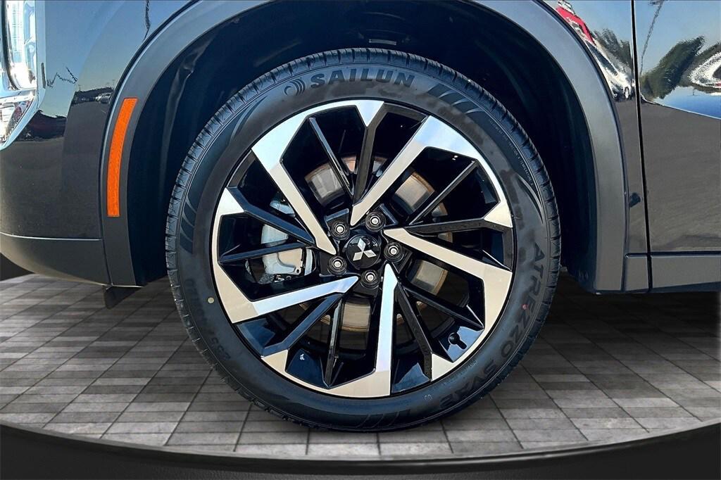used 2024 Mitsubishi Outlander car, priced at $23,998