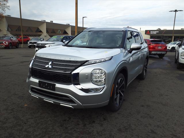 new 2024 Mitsubishi Outlander car, priced at $34,998