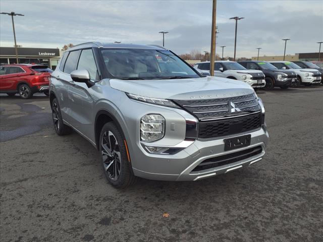 new 2024 Mitsubishi Outlander car, priced at $34,998