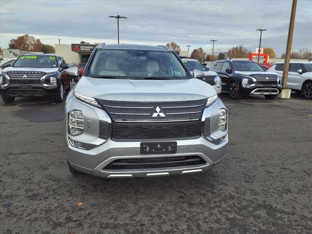 new 2024 Mitsubishi Outlander car, priced at $34,998