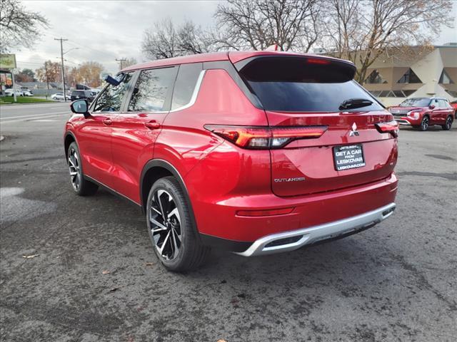 new 2024 Mitsubishi Outlander car, priced at $28,998