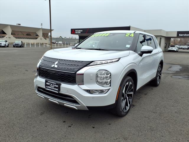 new 2024 Mitsubishi Outlander car, priced at $28,998