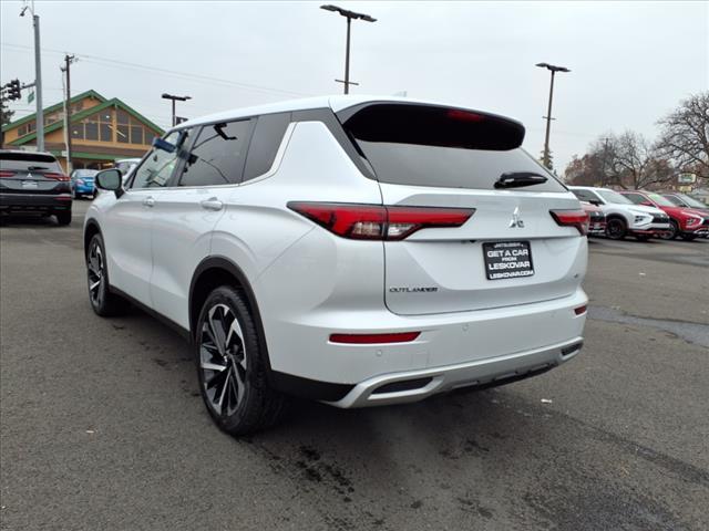 new 2024 Mitsubishi Outlander car, priced at $28,998