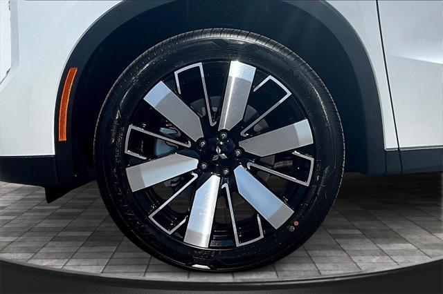 new 2025 Mitsubishi Outlander car, priced at $38,498