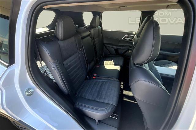 new 2025 Mitsubishi Outlander car, priced at $38,498
