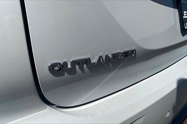 new 2025 Mitsubishi Outlander car, priced at $38,498