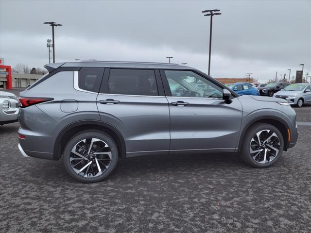 new 2024 Mitsubishi Outlander car, priced at $33,998