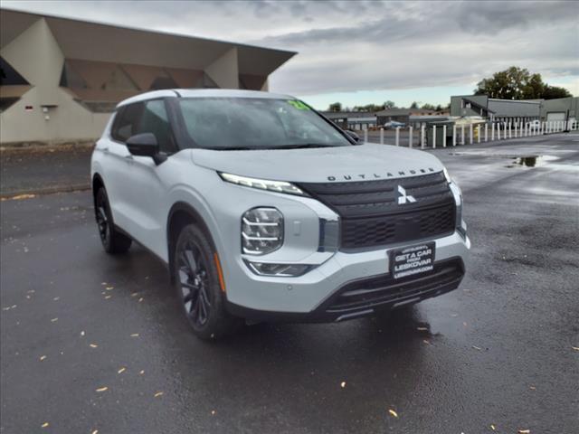 new 2024 Mitsubishi Outlander car, priced at $31,998