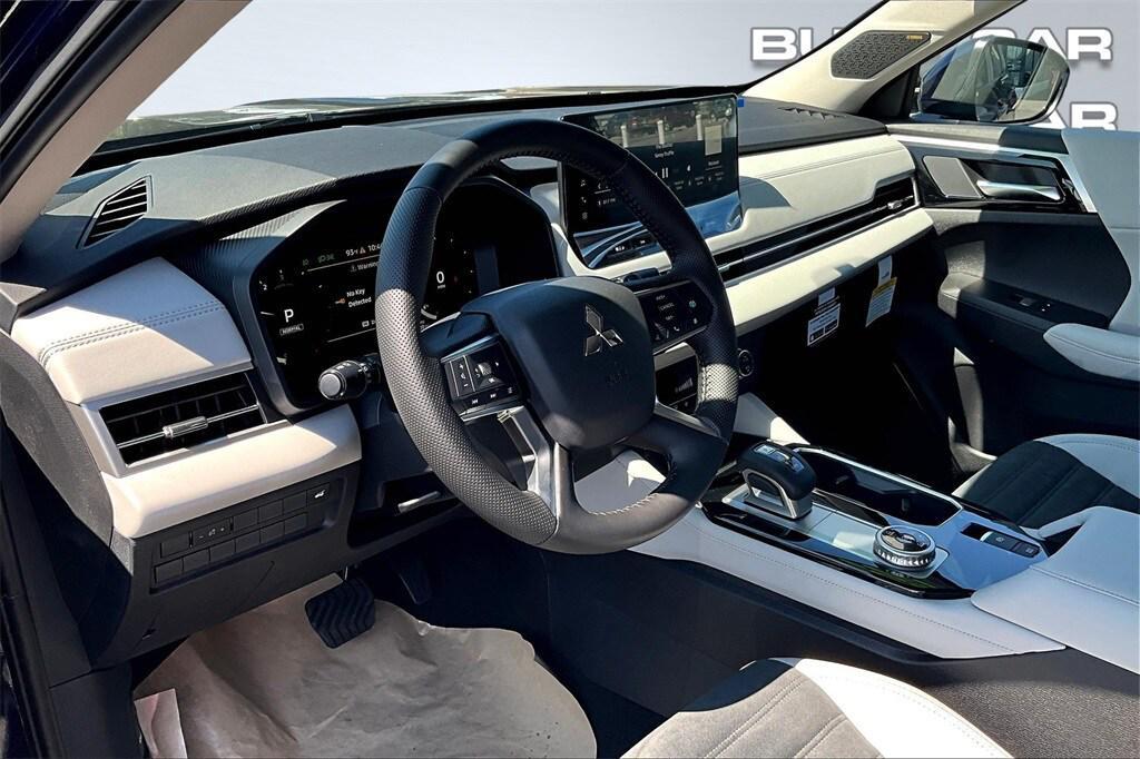 new 2025 Mitsubishi Outlander car, priced at $36,998