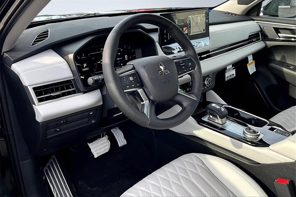 new 2025 Mitsubishi Outlander car, priced at $44,498