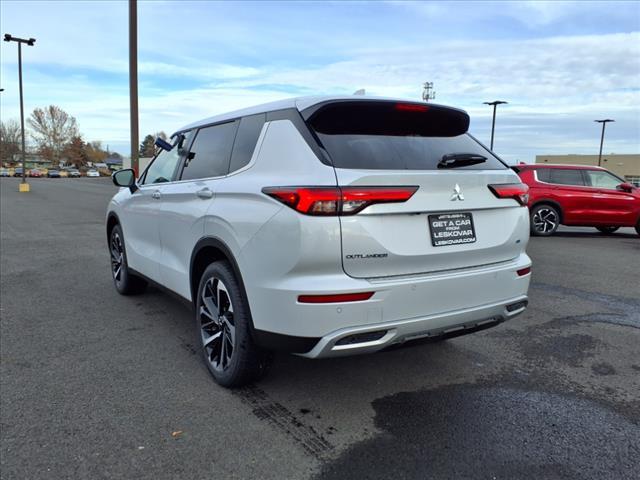 new 2024 Mitsubishi Outlander car, priced at $28,998