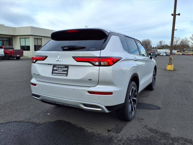 new 2024 Mitsubishi Outlander car, priced at $28,998