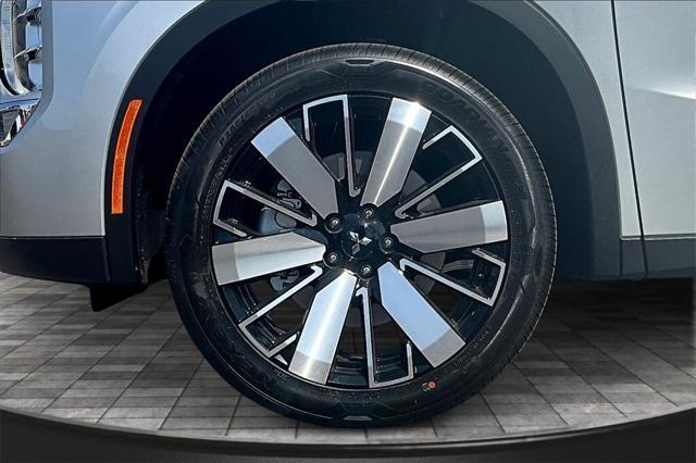 new 2025 Mitsubishi Outlander car, priced at $38,498