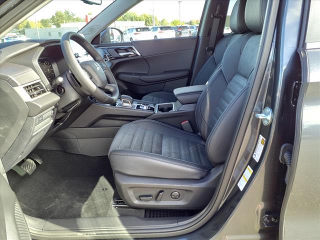 new 2024 Mitsubishi Outlander car, priced at $30,998