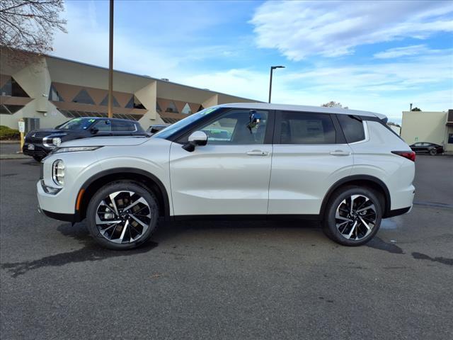 new 2024 Mitsubishi Outlander car, priced at $28,998