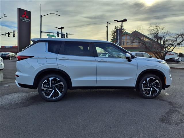 new 2024 Mitsubishi Outlander car, priced at $28,998