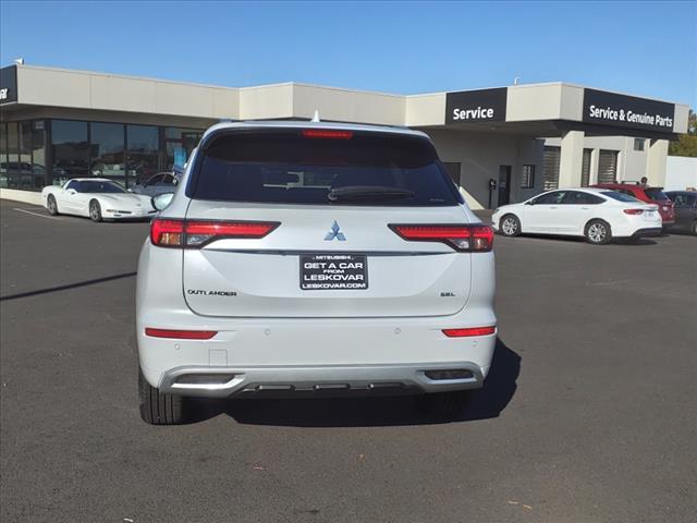 new 2024 Mitsubishi Outlander car, priced at $33,998