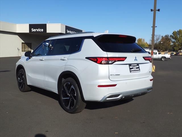 new 2024 Mitsubishi Outlander car, priced at $33,998