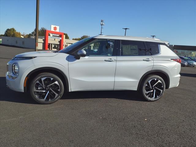 new 2024 Mitsubishi Outlander car, priced at $33,998