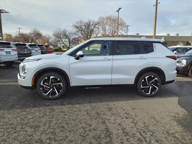 new 2024 Mitsubishi Outlander car, priced at $28,998