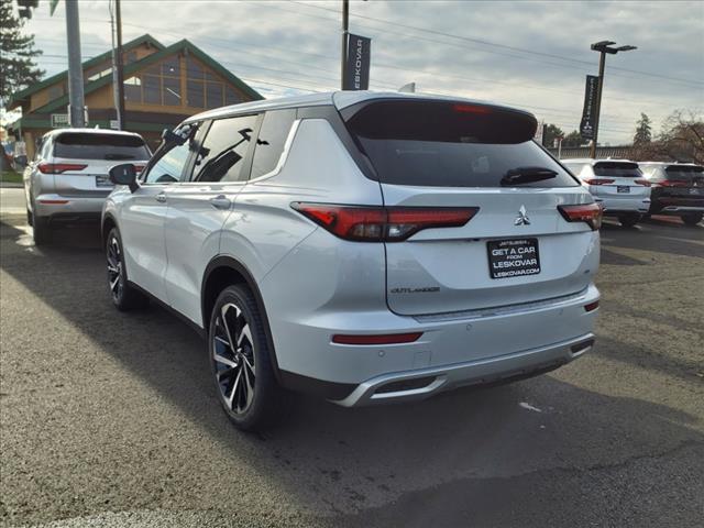 new 2024 Mitsubishi Outlander car, priced at $28,998