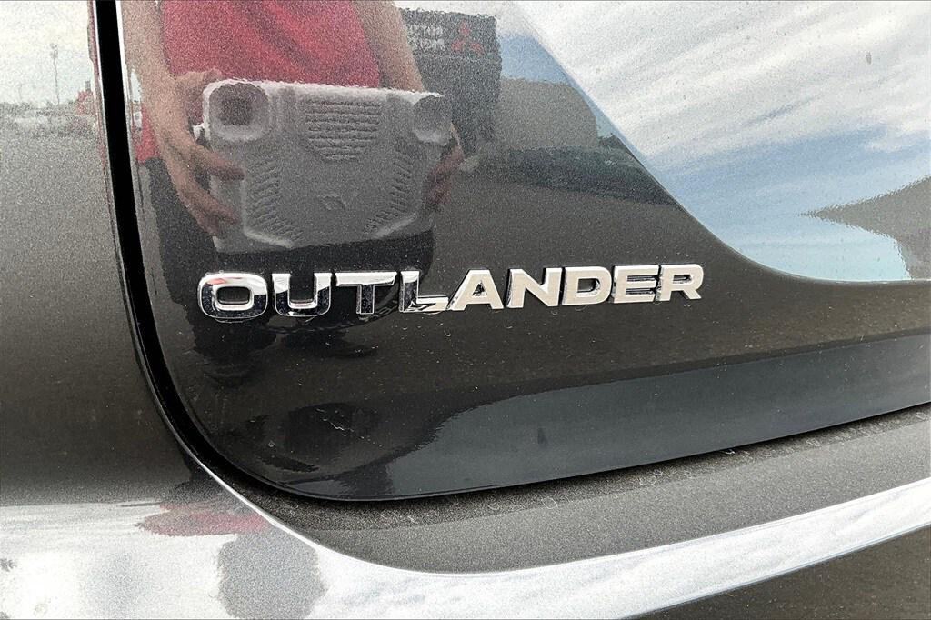 new 2025 Mitsubishi Outlander car, priced at $41,998