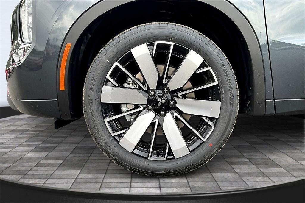 new 2025 Mitsubishi Outlander car, priced at $41,998
