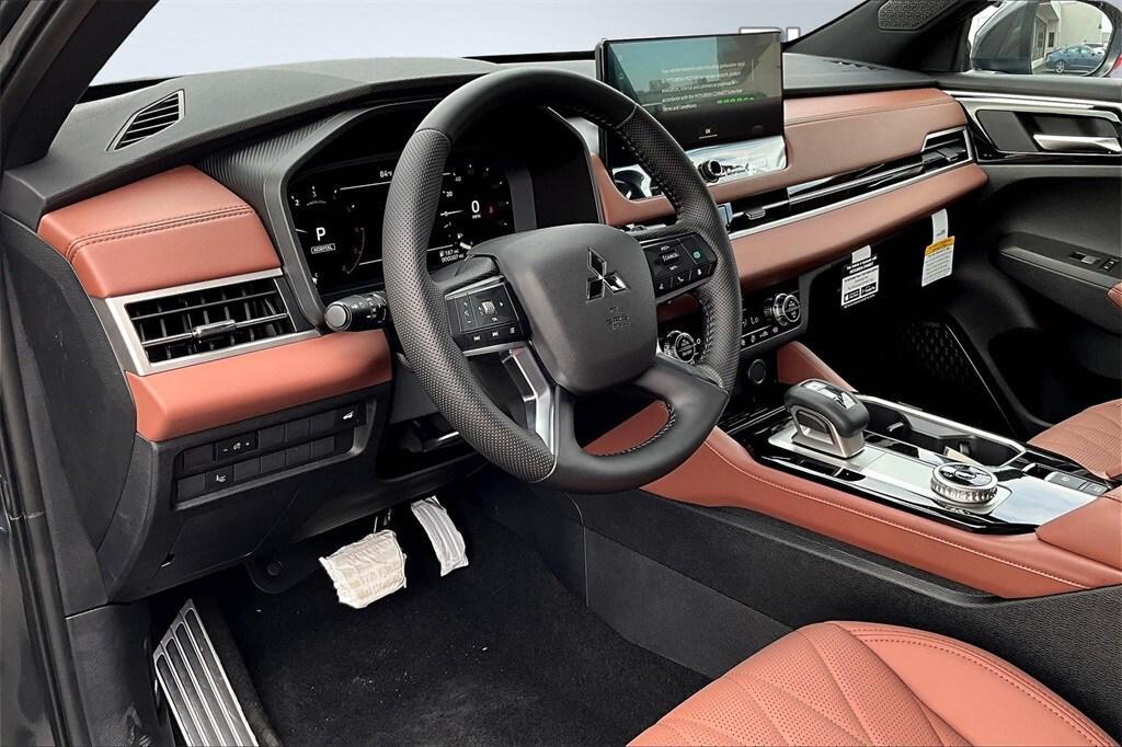 new 2025 Mitsubishi Outlander car, priced at $41,998