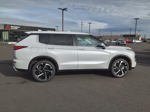 new 2024 Mitsubishi Outlander car, priced at $28,998