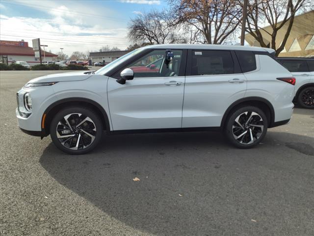 new 2024 Mitsubishi Outlander car, priced at $28,998