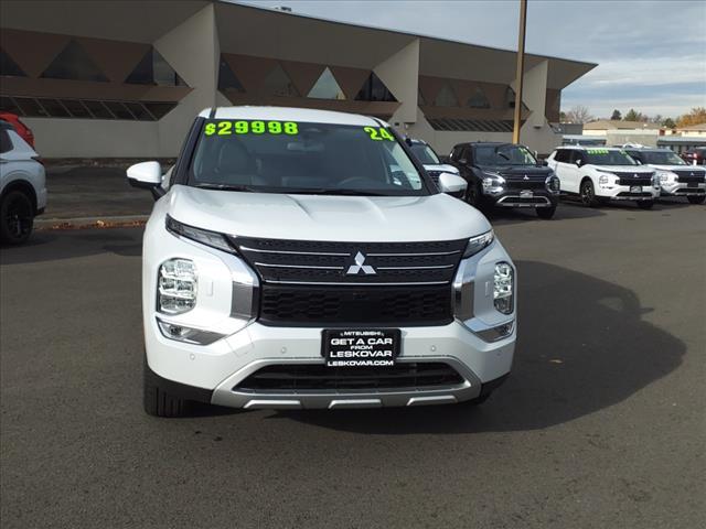 new 2024 Mitsubishi Outlander car, priced at $28,998