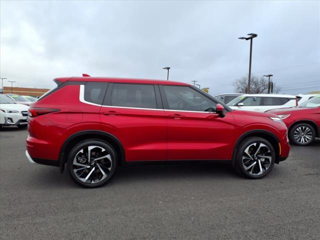 used 2024 Mitsubishi Outlander car, priced at $27,998