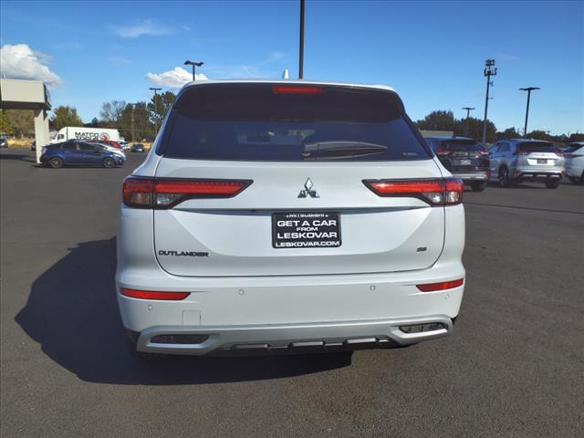 new 2024 Mitsubishi Outlander car, priced at $29,998