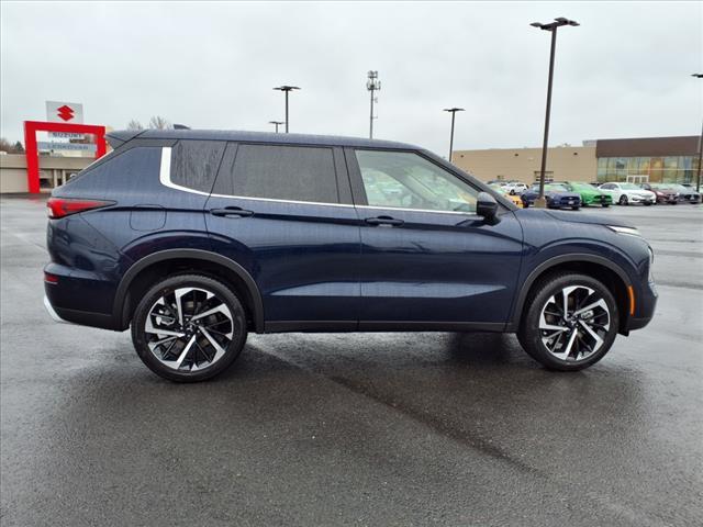 new 2024 Mitsubishi Outlander car, priced at $28,998