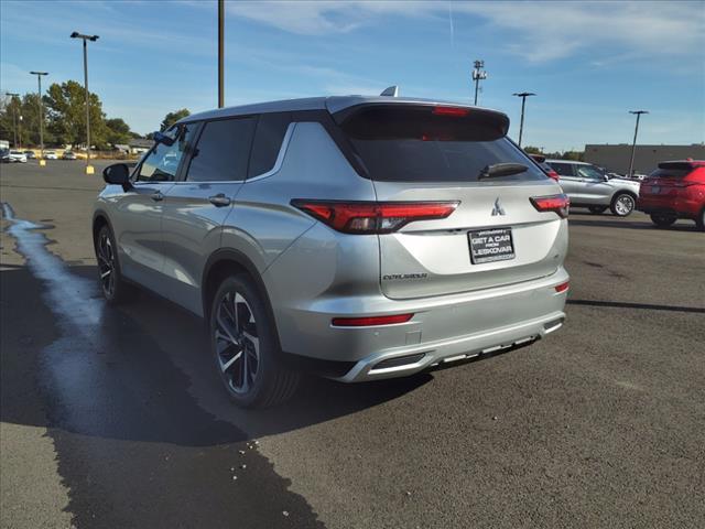 new 2024 Mitsubishi Outlander car, priced at $31,998