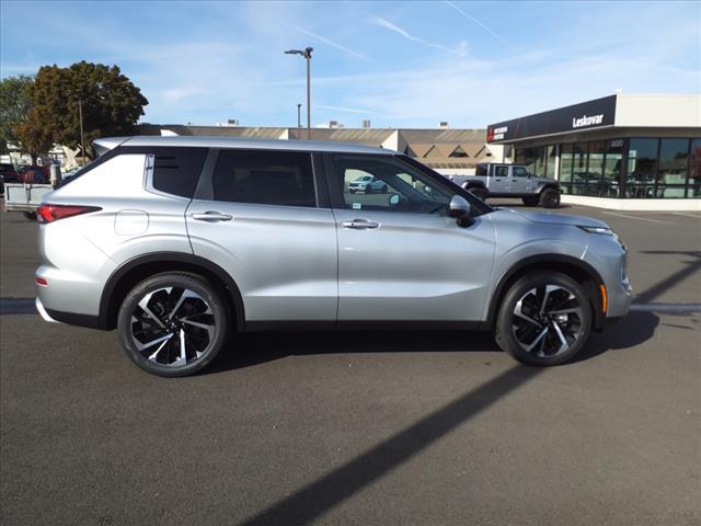 new 2024 Mitsubishi Outlander car, priced at $31,998