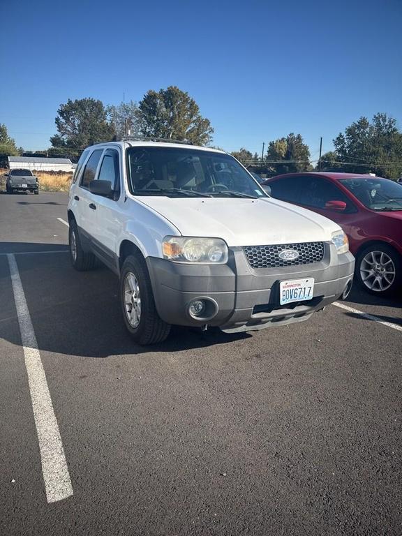 used 2005 Ford Escape car, priced at $3,998