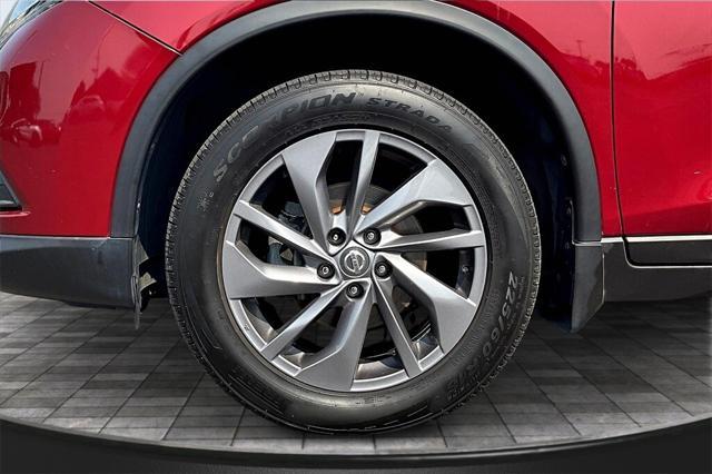 used 2016 Nissan Rogue car, priced at $14,998